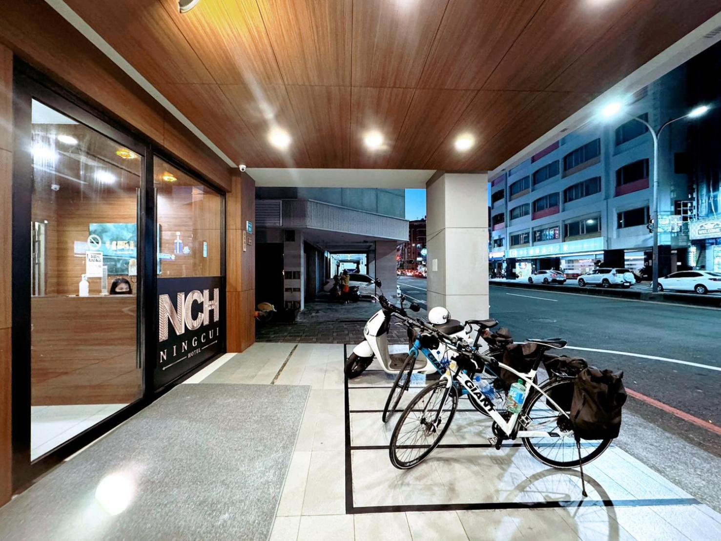 P Inn Tainan Exterior foto